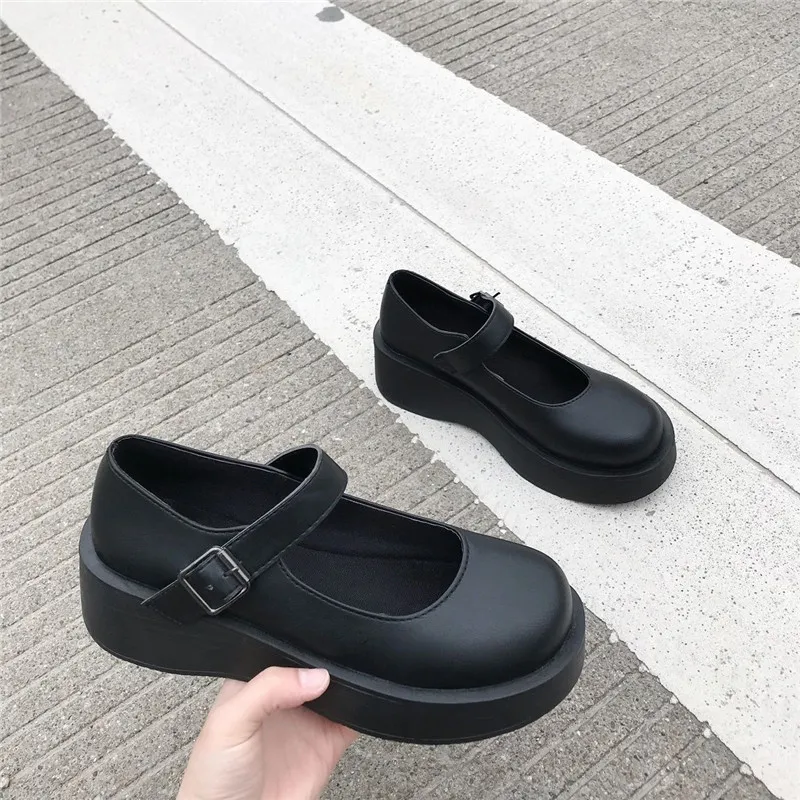 

Женские кожаные туфли на танкетке, черные, в готическом стиле, с ремешком с пряжкой, Туфли Мэри Джейн, Весенняя повседневная обувь на массивн...