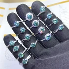 Женское кольцо с серебристым и зеленым муассанитом, 1 карат