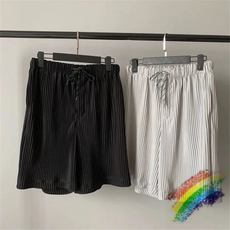 

2021ss Pleated HOMME PLISSE Shorts Men Women 1:1 Top quality Solid Color Breechcloth Drawstring HOMME PLISSE Beach shorts
