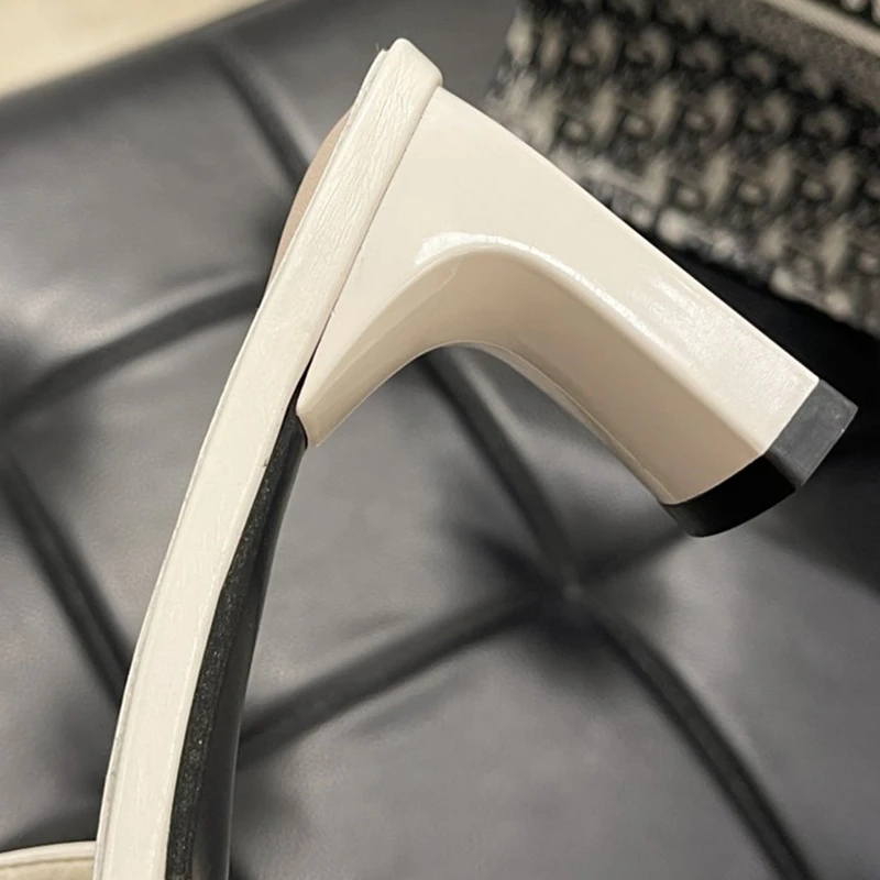 

Lart.bv Outdoor fashion women's slippers New summer sandals in 2021 Chain element sexy European style Barefoot high-heeled shoes