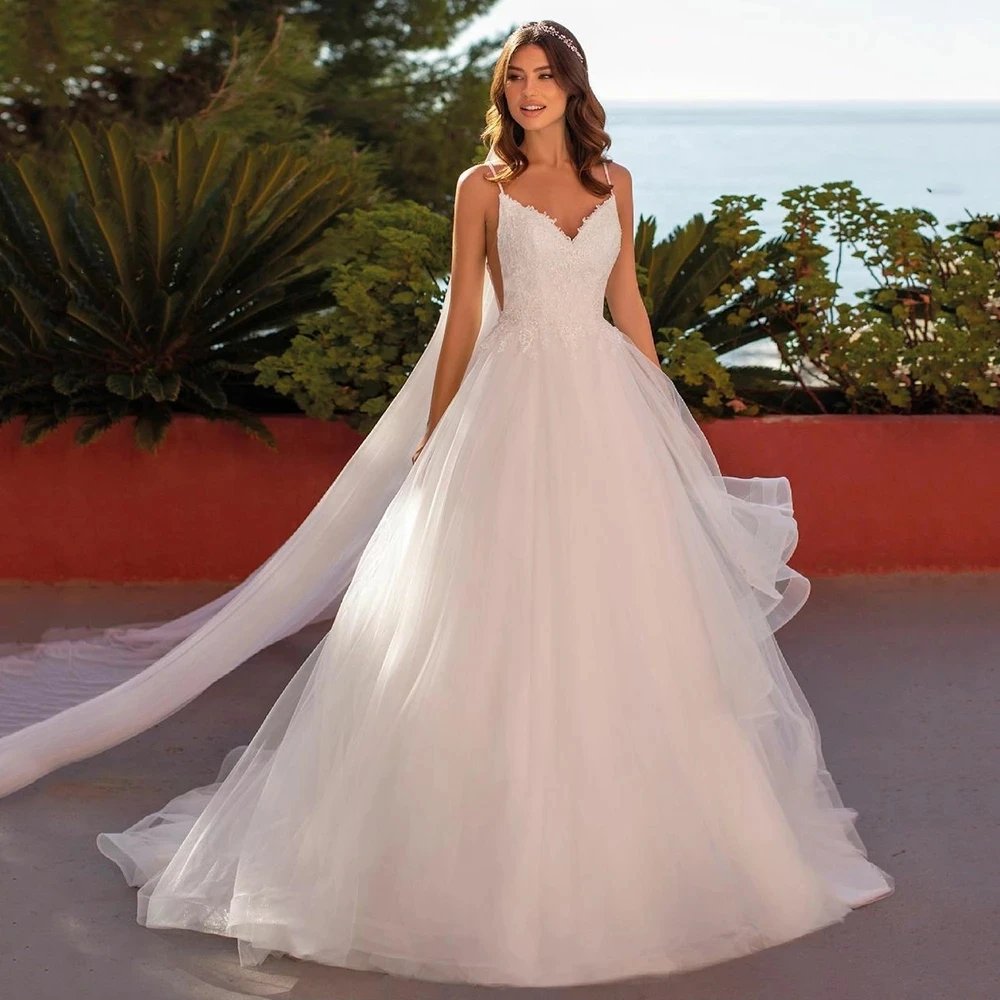 

2022 New Long A-line Skirt Princess Lace Appliques Wedding Dress Sexy V-Neck Spaghetti Straps Customize Gowns Ivory Backless