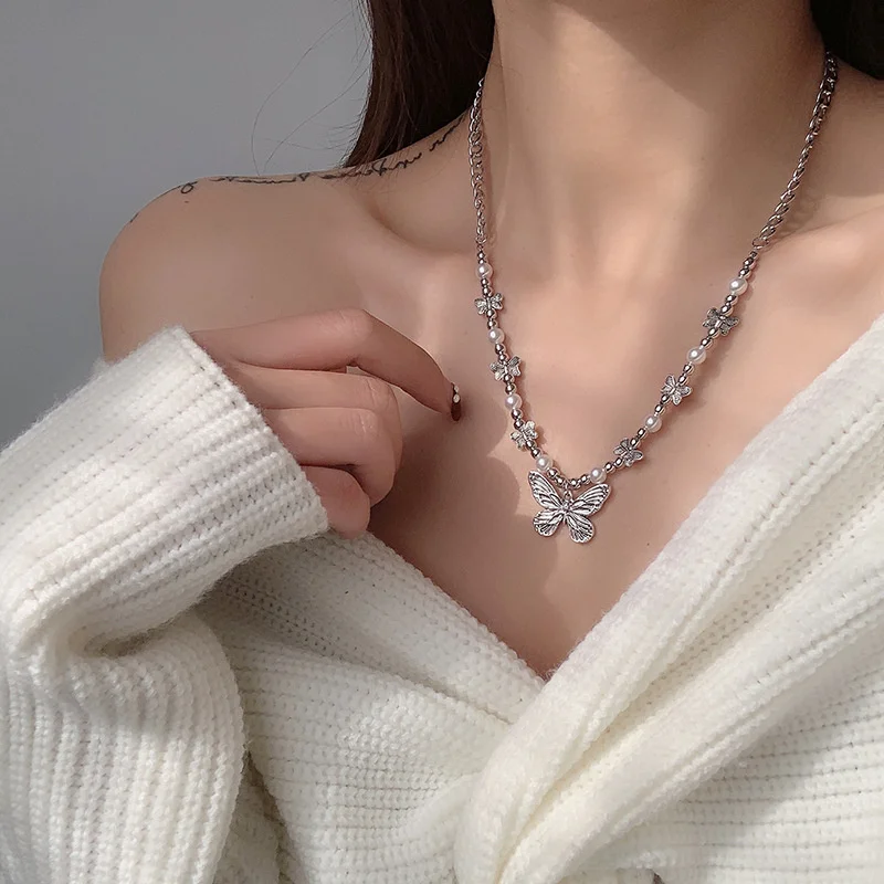 

Fashion Vintage Punk Butterfly Pendant Necklace for Women Pearl Chain Choker Punk Jewelry Hip Hop Goth Gothic Accessories