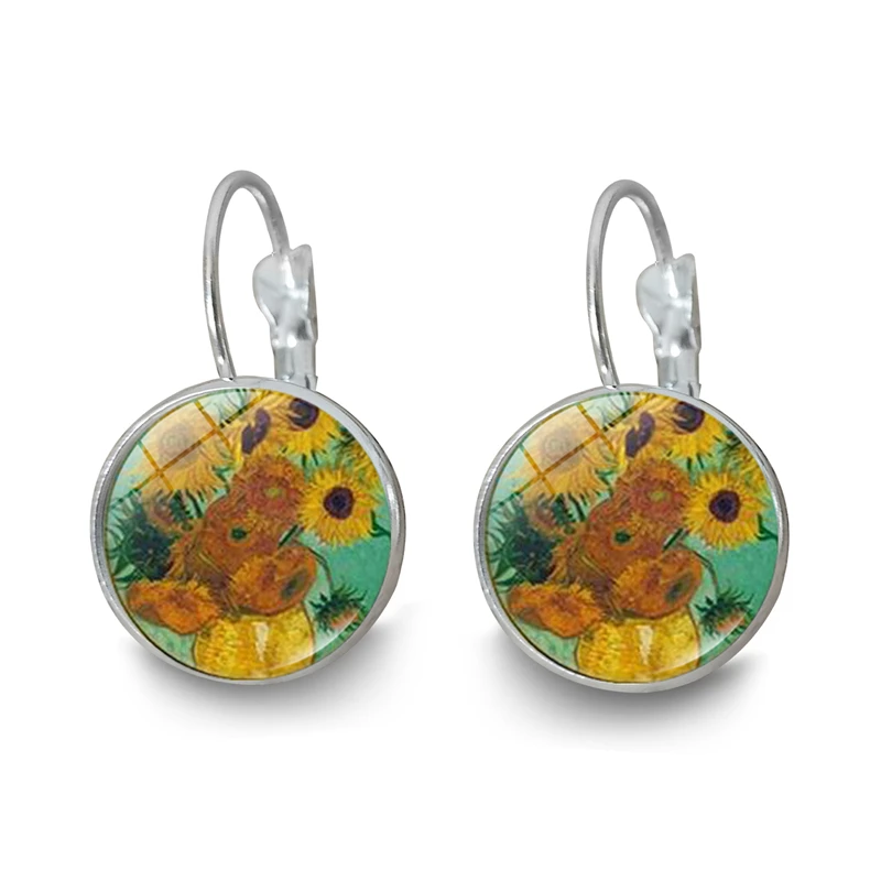 Серьги гвоздики серебристого цвета с изображением звездной