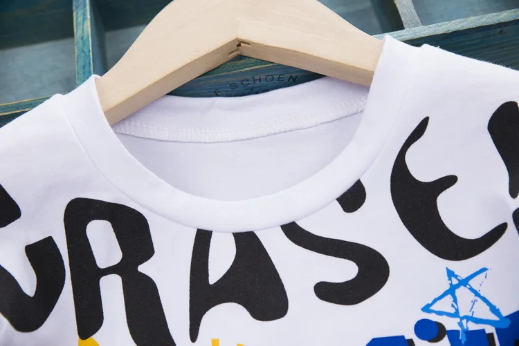 Модная футболка с мультяшным принтом летняя новая свободная для маленьких