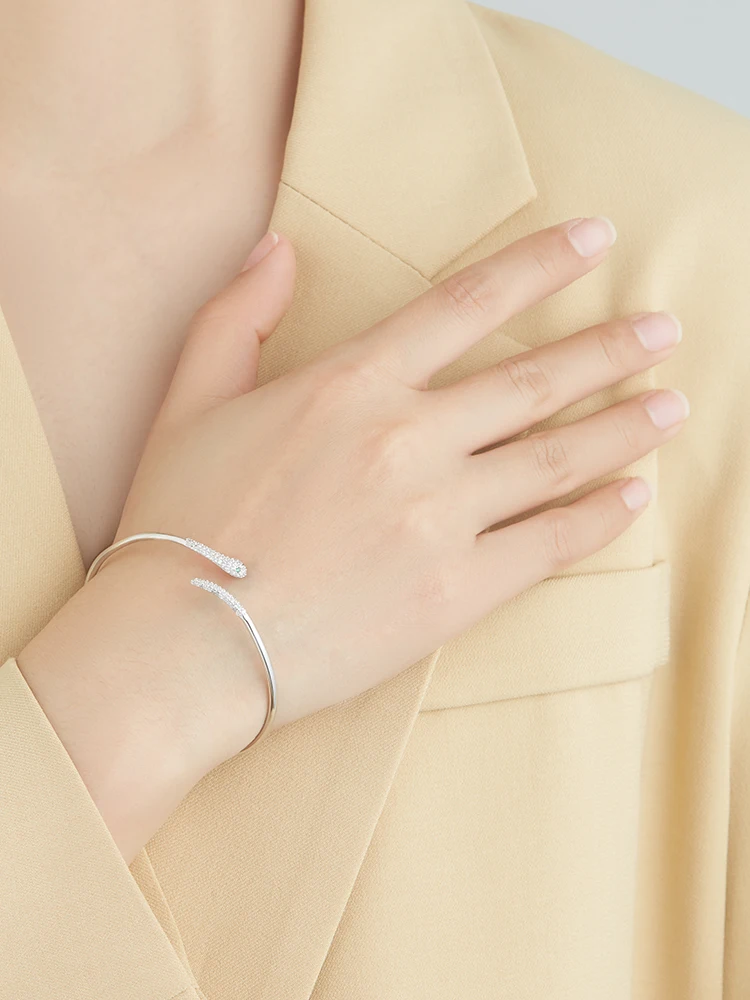 

ZEMIOR Brand Bangle For Women 925 Sterling Silver Rattle Snake Shape Green Eye Inlay Zircon Bangle Love Cute Animal Fine Jewelry