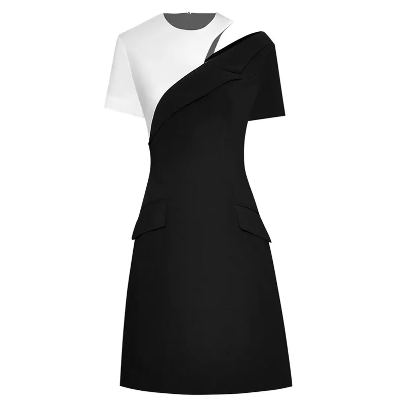 

Платье-футляр с короткими рукавами, открытыми плечами и круглым вырезом