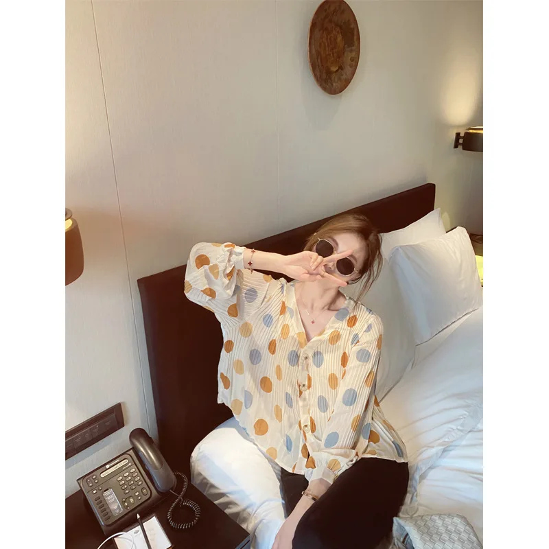 

2021 summer new style retro polka dot pleated chiffon temperament design loose outer wear shirt women