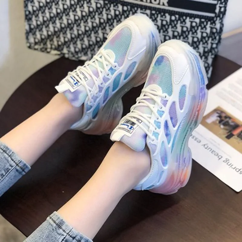 Женские кроссовки на массивной платформе модные повседневные дышащие толстой