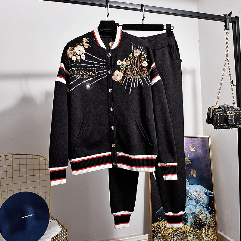 Женский трикотажный кардиган с вышивкой и длинными рукавами + брюки для ног