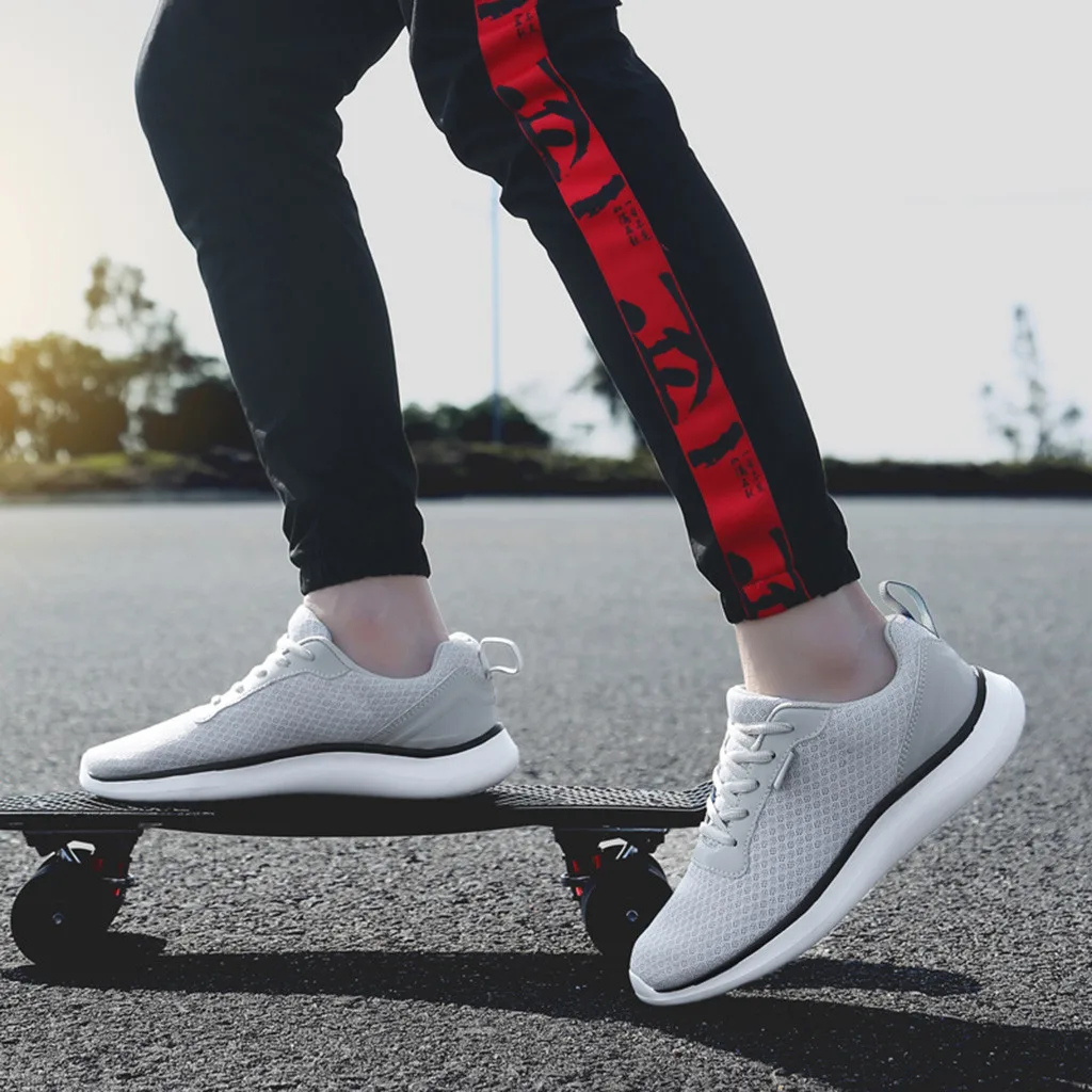 Кроссовки мужские сетчатые на шнуровке модная повседневная однотонная