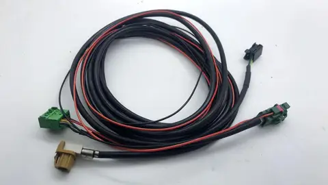 Штепсельная Вилка CarPlay MDI USB AMI для Golf 7 MK7 [ 5G0 035 222 E 5G0035222E не включает USB-подставку]