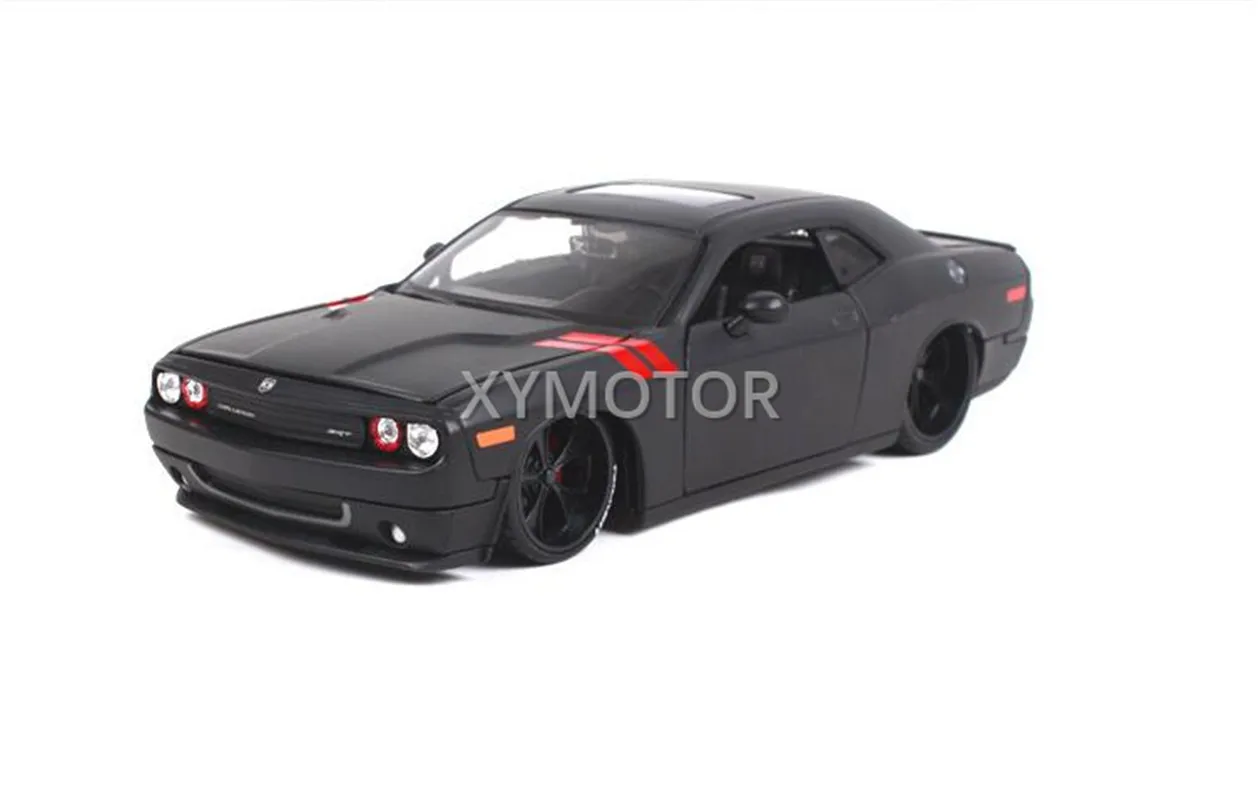 

New Maisto 32529 1/24 For Dodge Shallehger 2008 Diecast Model Car Kids Toys Gifts For Display Ornaments Black Metal Plastic