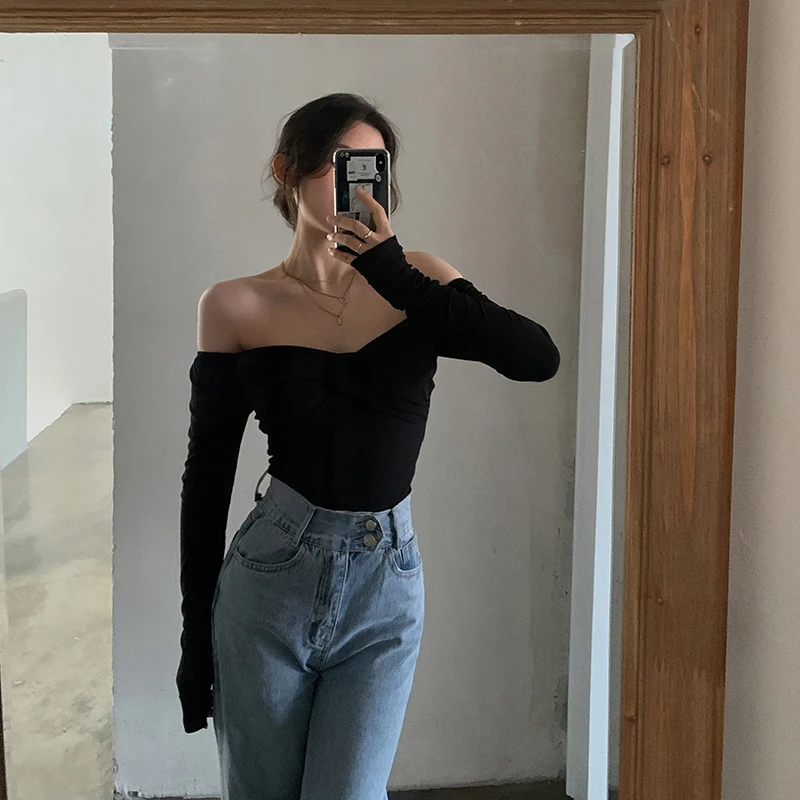 Женская винтажная трикотажная блузка черный или белый однотонный топ с