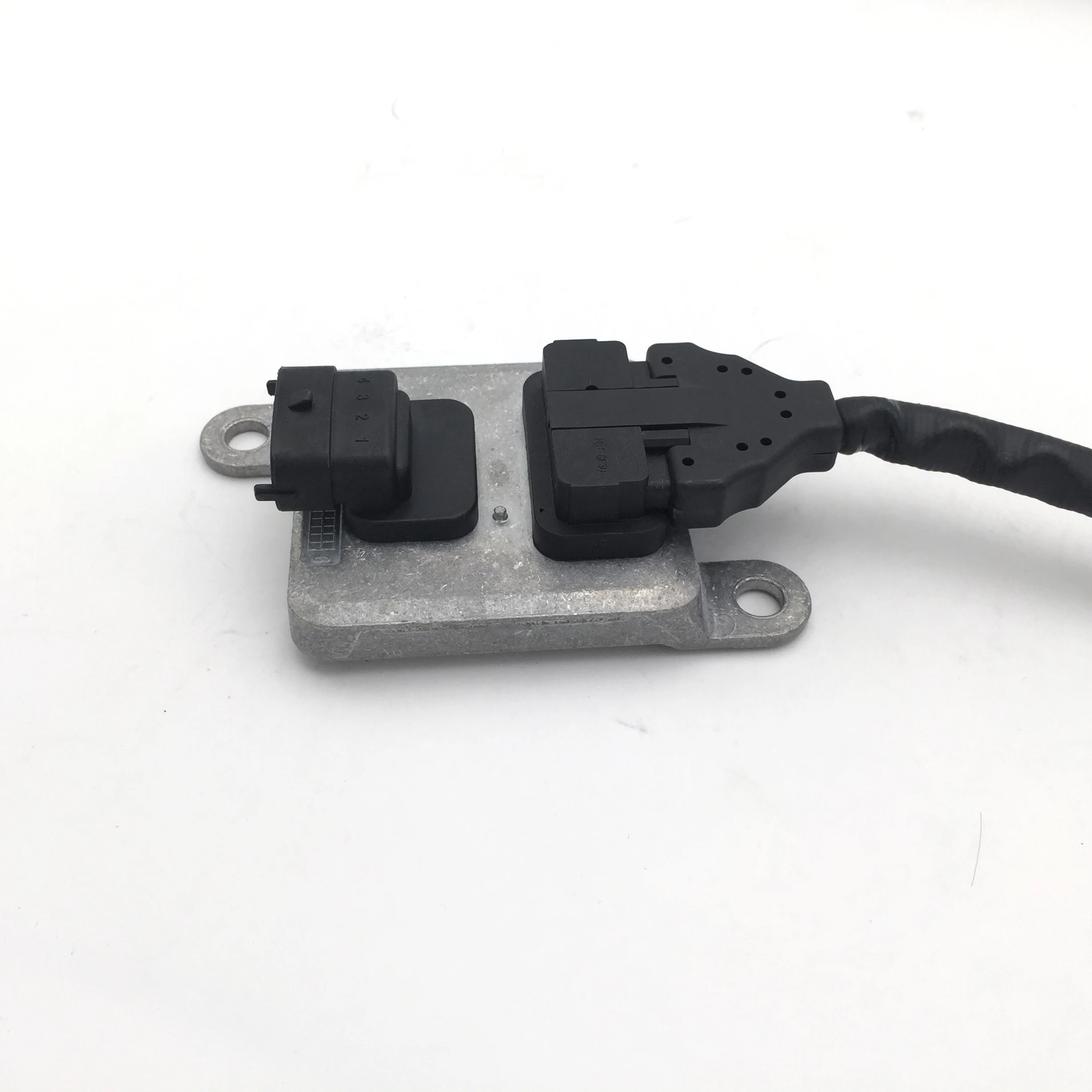 

Truck Sensor 5WK9 6674A 2894939/2894939RX Emmision nitrogen oxide sensor NOx sensor