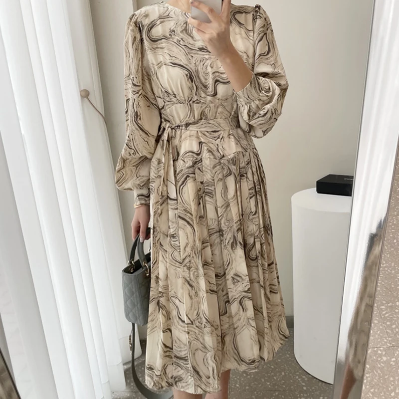 

Korean Chic Palace Style Full Screen Abstract Printing Waist Slimming Round Neck Lantern Sleeve Long Sleeve Pleated Dress Female