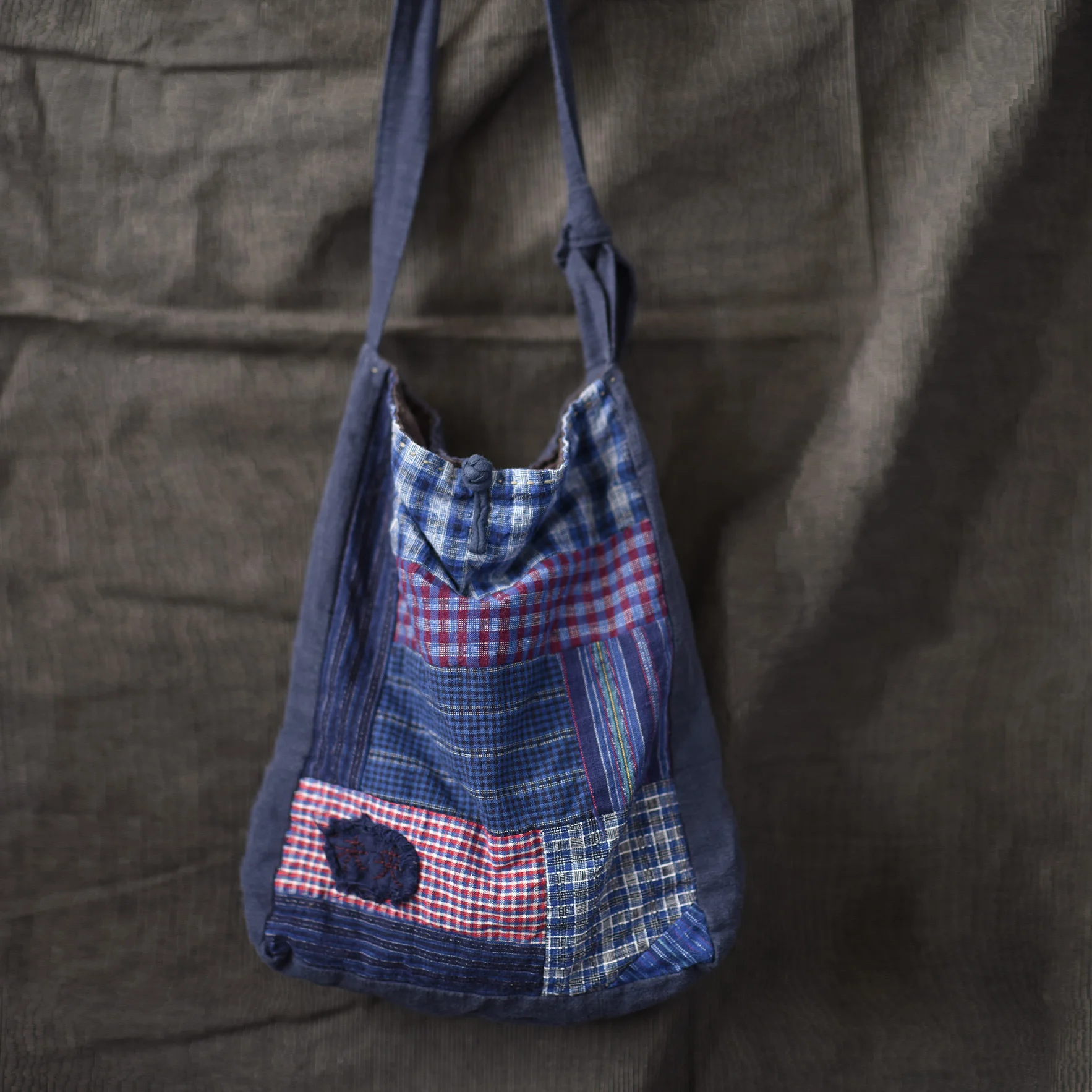 

20 / September / small and micro literature and art ancient cloth Plaid hand embroidered One Shoulder Messenger Bag portable