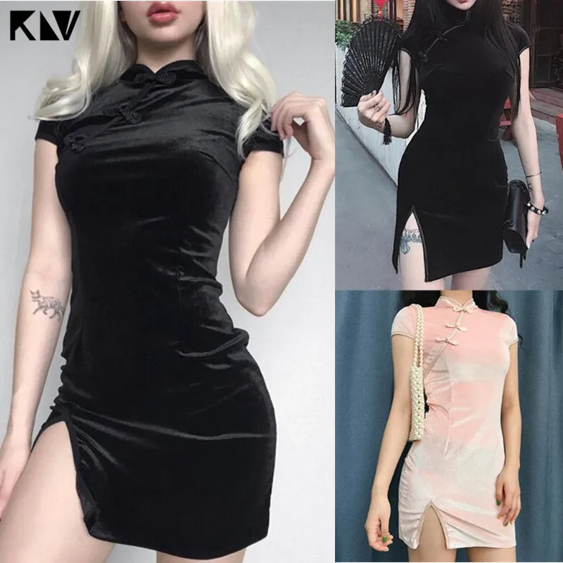 Женское бархатное мини платье с коротким рукавом облегающее однотонное