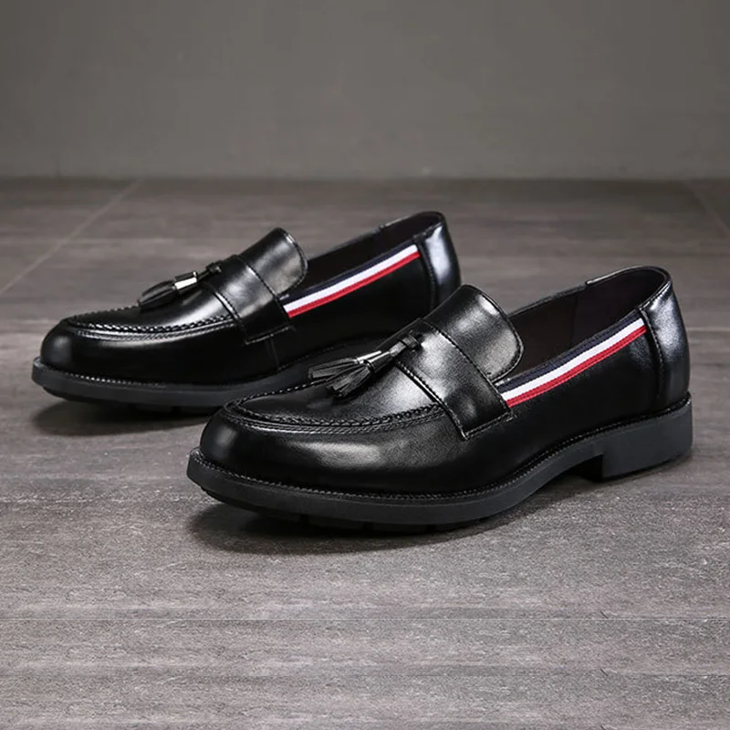 

Luxury Brand Brogue Shoes Men Casual Shoes 2019 Fashion Leather Men Casual Black Shoes Male Loafers Footwear KA1336