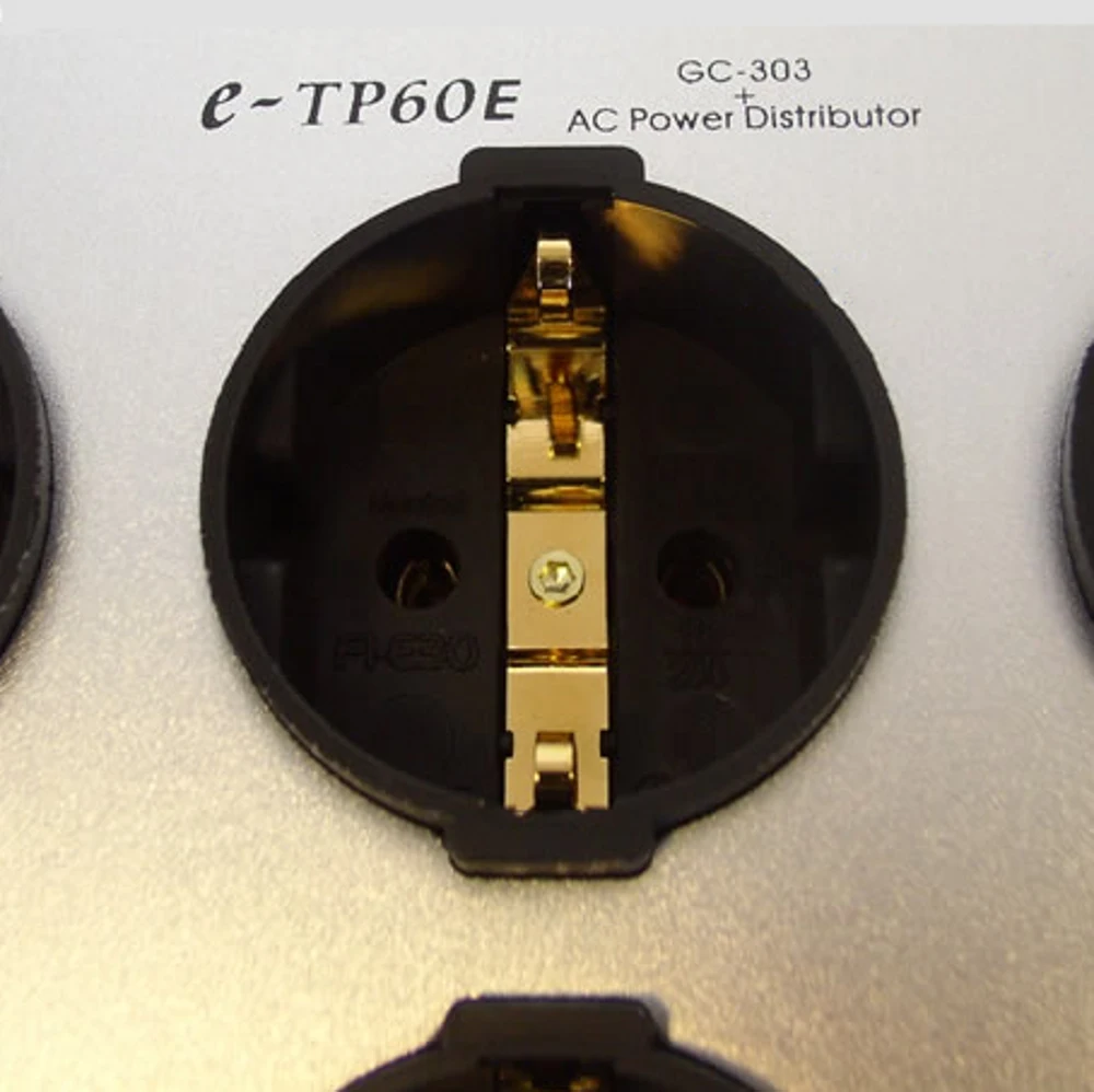 Фото FURUTECH e-TP60E AC блок питания евро модель schuko родиевый/позолоченный разъем 6 портов №5