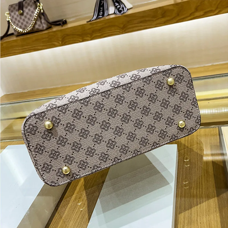 Luxury Designer 2021 New Fashion Retro Print Chain Underarm Bag High Quality Leather Crossbody Shoulder Bag Sac De Luxe Femme Cc