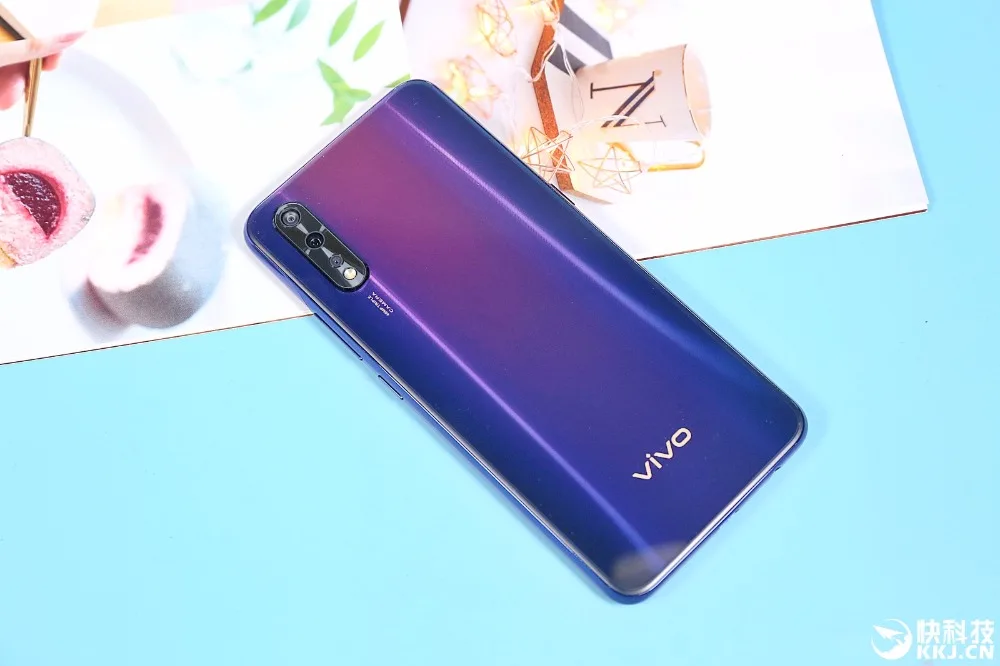 Сток Vivo Z5 4G LTE мобильный телефон Snapdragon712 Android 9,0 6,3" 2340x1080 8 Гб ram 128 ГБ rom мобильный телефон с идентификацией лица МП