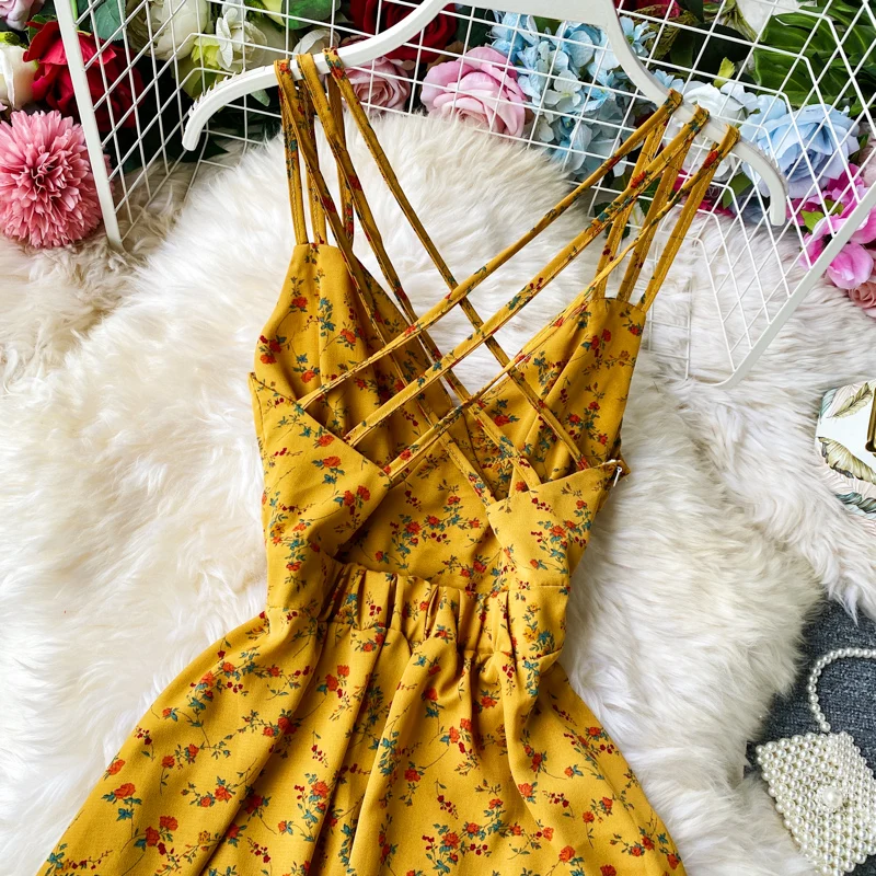 Длинное платье миди с цветочным принтом и v-образным вырезом в стиле бохо летнее