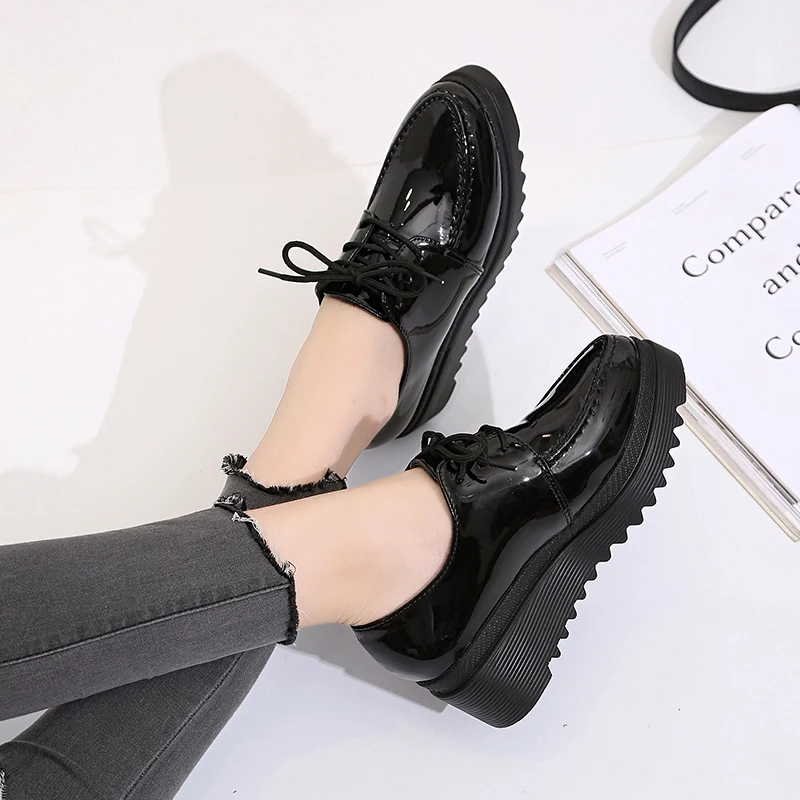 

Bullock Footwear Female Oxford Shoes Spring Autumn Brogue Derby Leather Lace up Classic Lady Women Platform Flats Woman