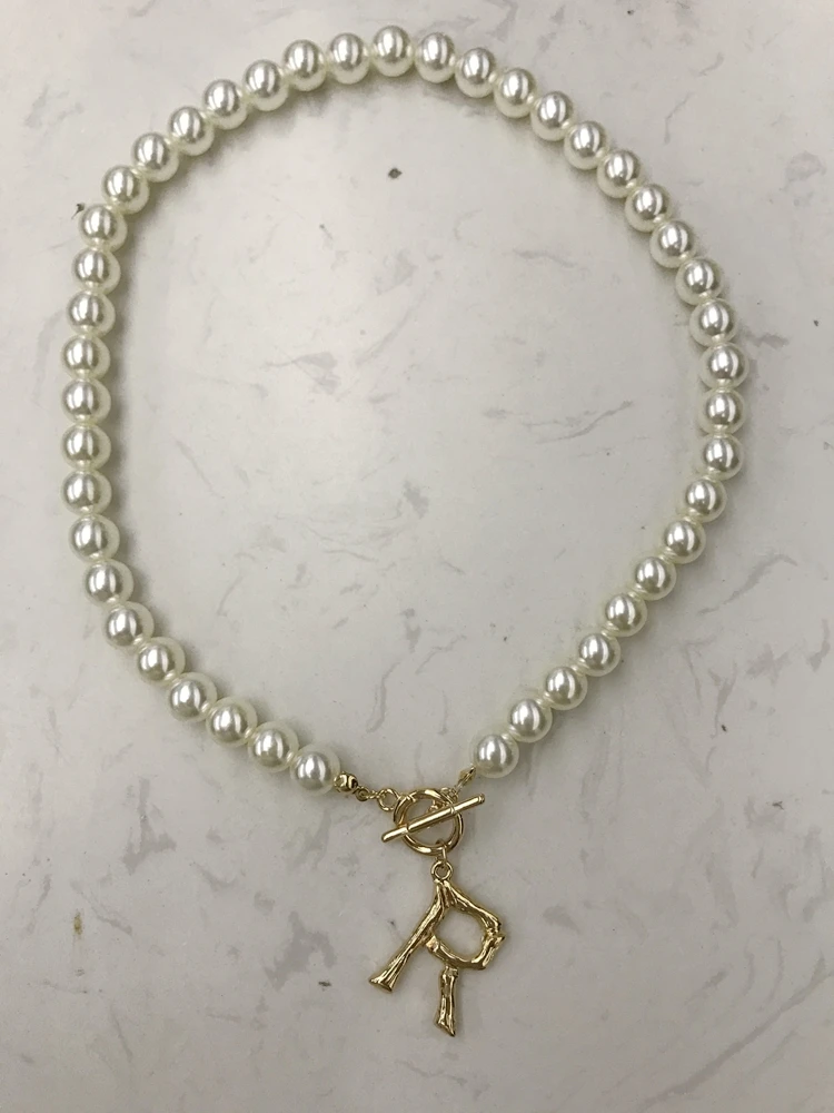 

26pcs/set Wholesale Simulated Pearl Necklace For Women 2021 Jewelry Gold English 26 A-Z Alphabet Initial Letter Pendants Chians