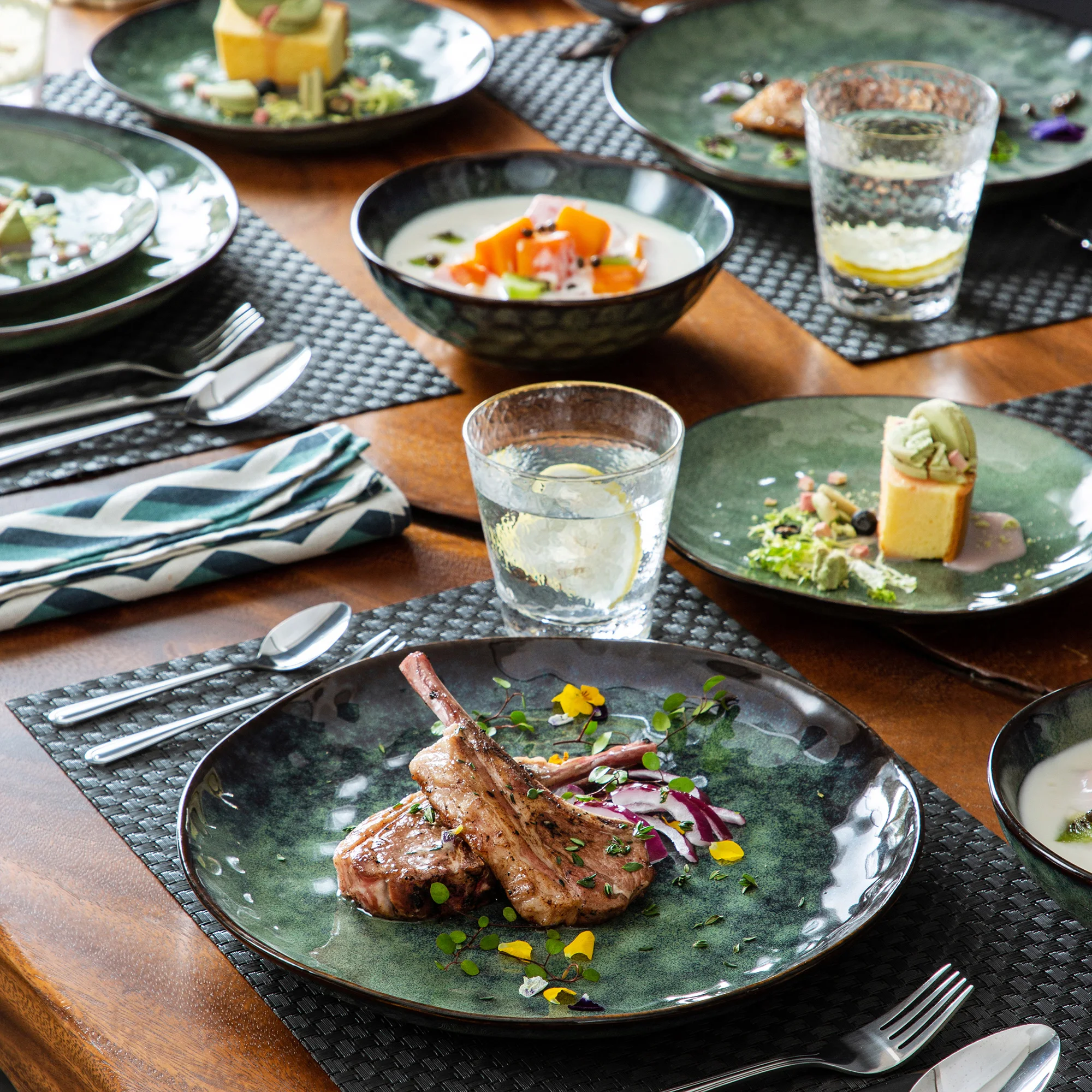 

VANCASSO Starry 12/24/36-Piece Dinner Set Vintage Look Ceramic Green Stoneware Tableware Set with Dinner,Dessert Plate,Bowl