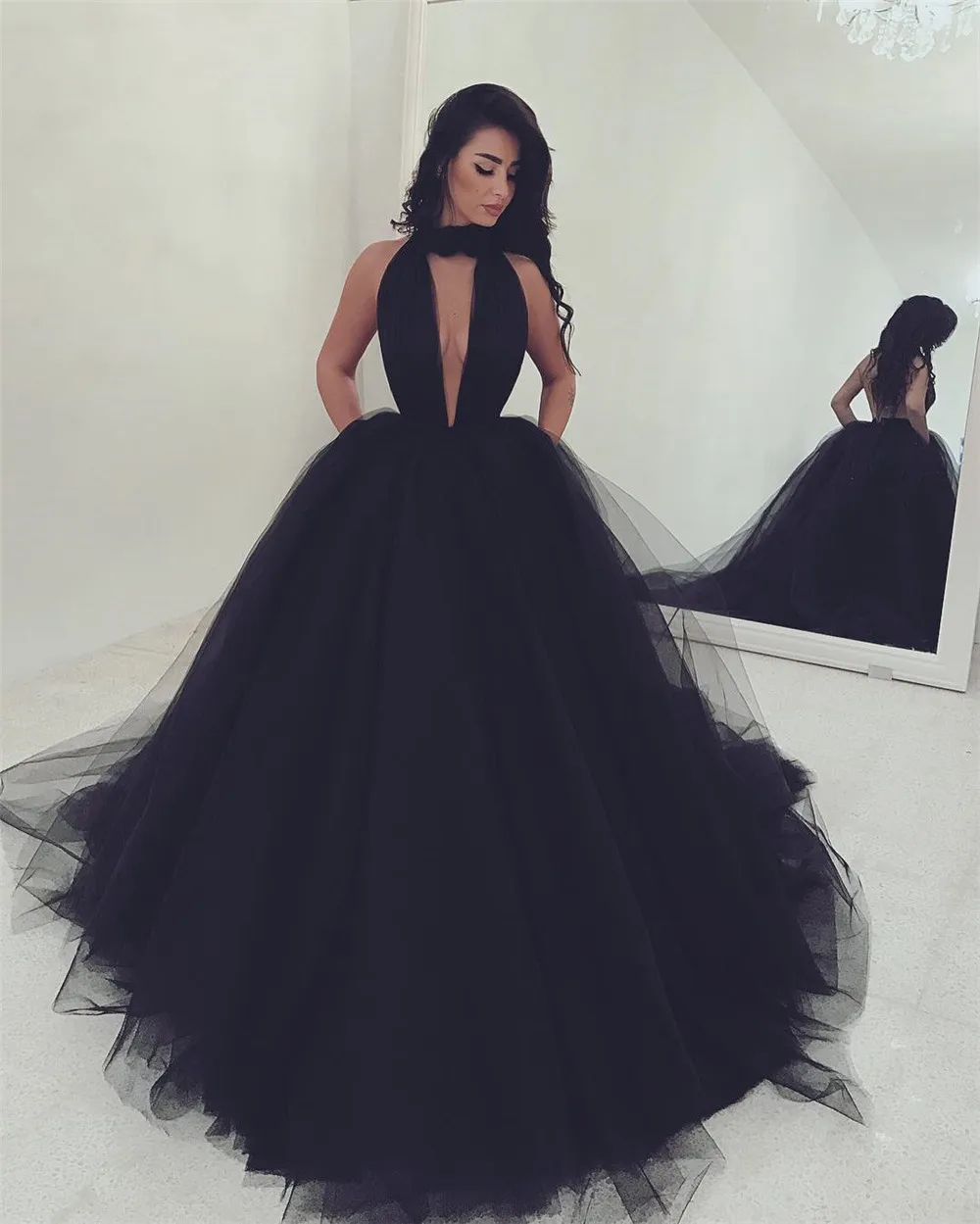 

Sexy Backless Halter Black Long Prom Dresses 2021 Robe De Mariee Ball Gown Deep V Neck Party Dress Evening For Women