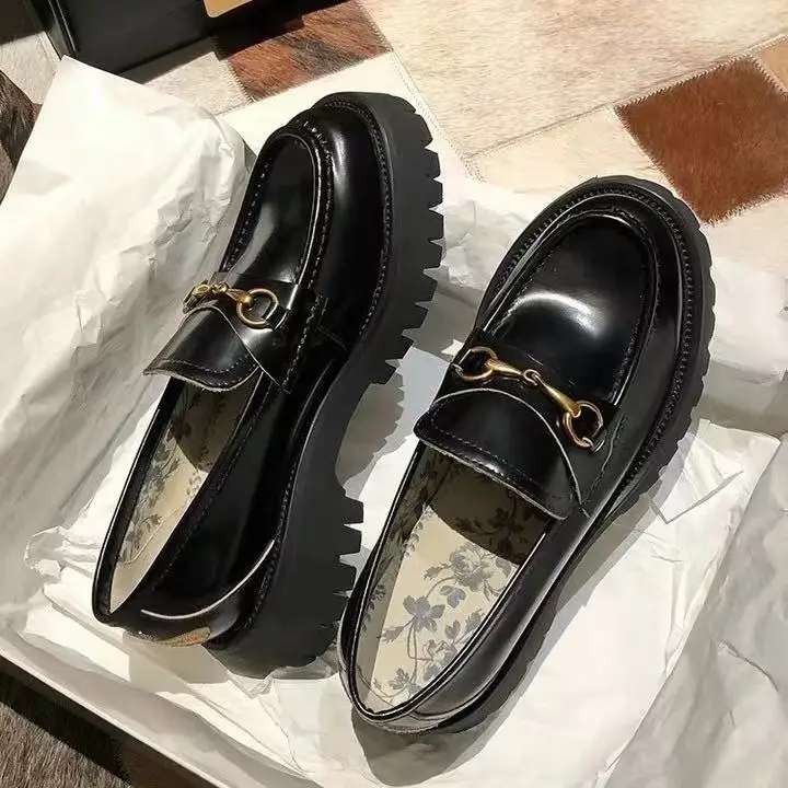 

British style small leather shoes women shoes autumn 2021 new small bee horsebit buckle platform platform single shoes loafers