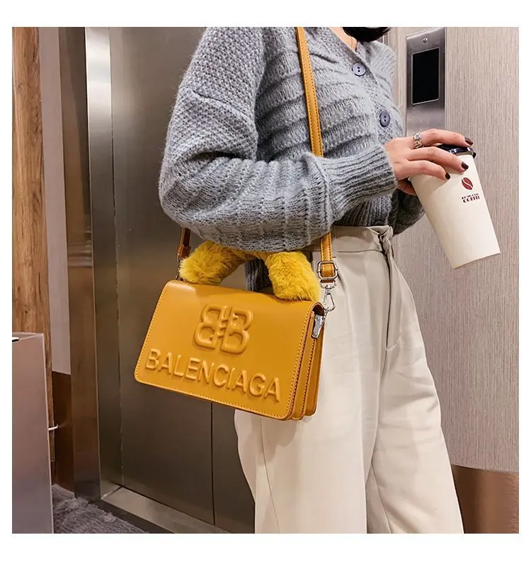 

2021 Women new Famous Luxury Brand Designer Shoulder Bag Soft fluffy handle Crossbody bag Classic trend Top-handle Bag Pu Wallet