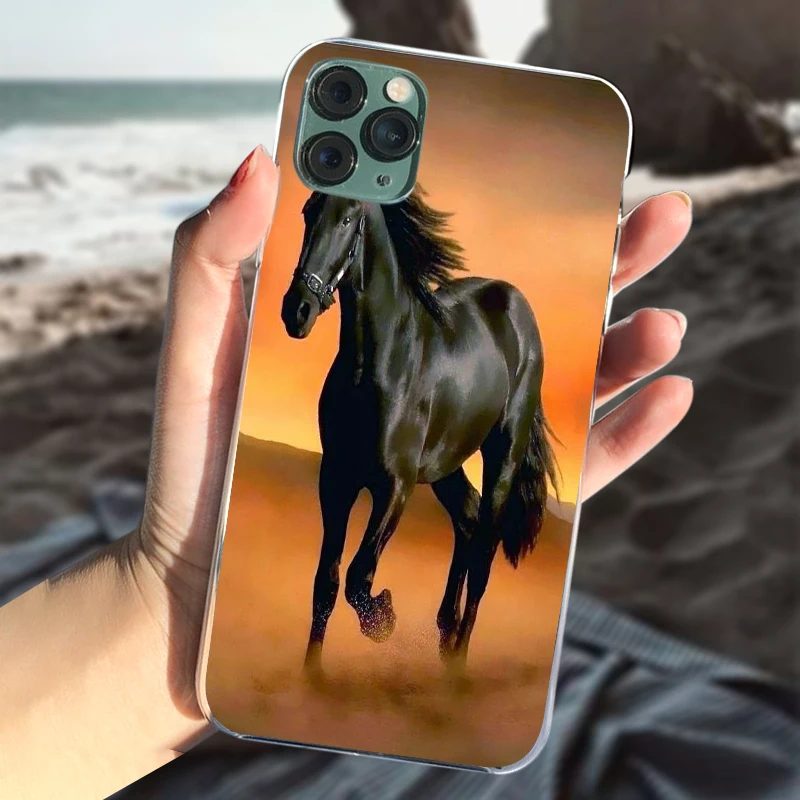 Мягкий матовый пластиковый чехол с рисунком лошади и животных для телефона
