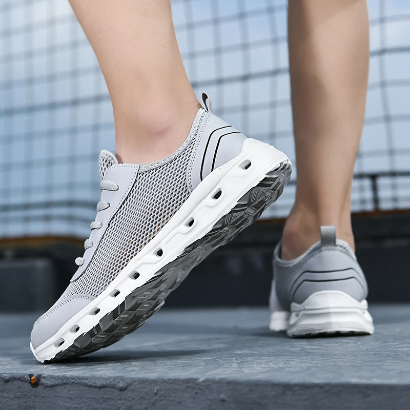 

Men Outdoor Aqua Shoes Mesh Breathable Water Sneakers Footwear Quick Dry Lightweight Summer 2021 Men Water Beach Shoes