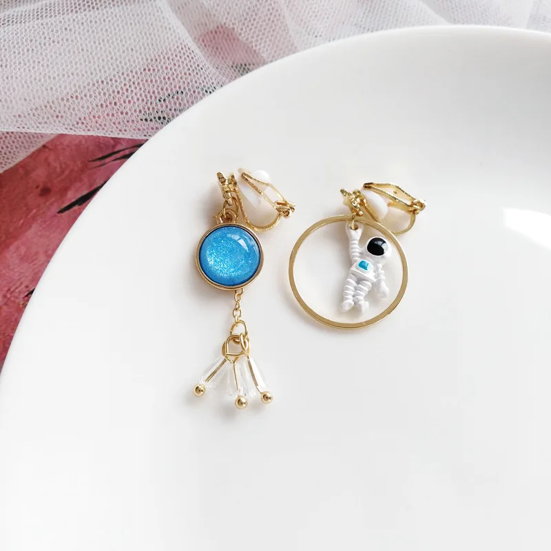 clip earring Асимметричные синие земли искусственный жемчуг длинные клипсы без пирсинга мультфильм милый астронавт без ушей Отверстие клип на серьги - Окраска металла: clip earring