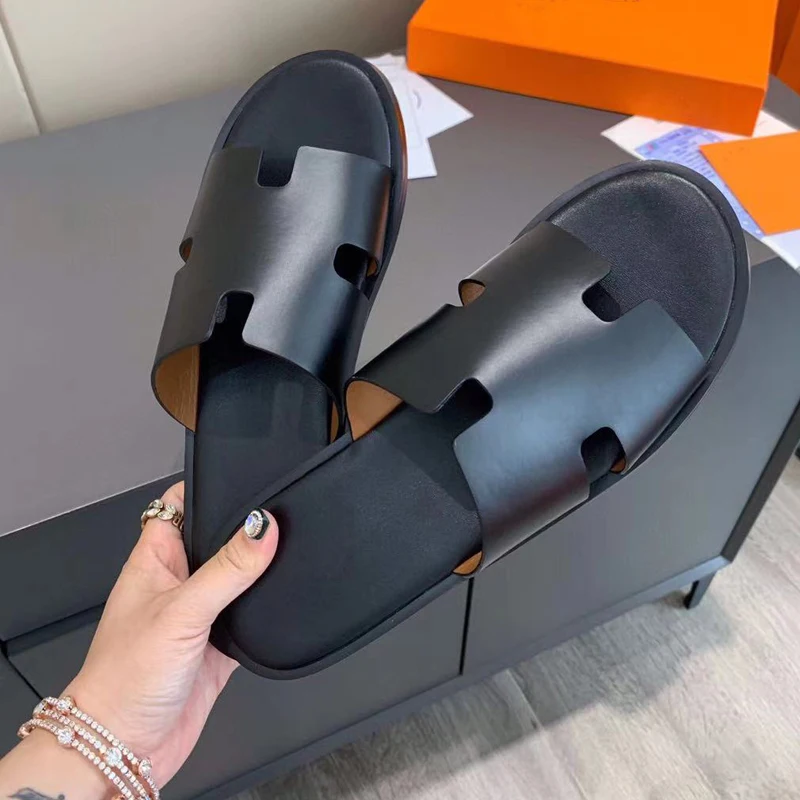 

Hot Sale Summer Pantufla Slippers Male Beach Casual Shoes Designer High Quality Luxury Caflskin Leather Men's Classic Sandals