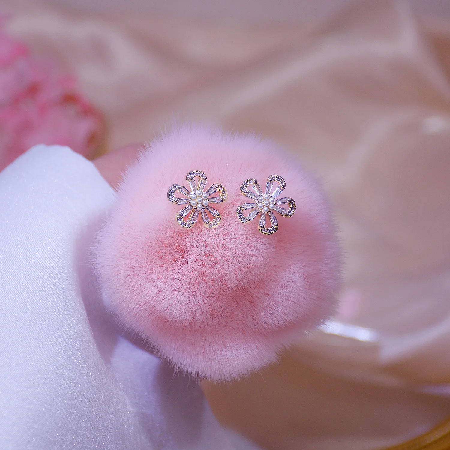 

Ins Hot Sale Luxury 14K Real Gold Cute Flowers Stud Earrings for Women Cubic Zircon ZC Sweet Gift Earrings