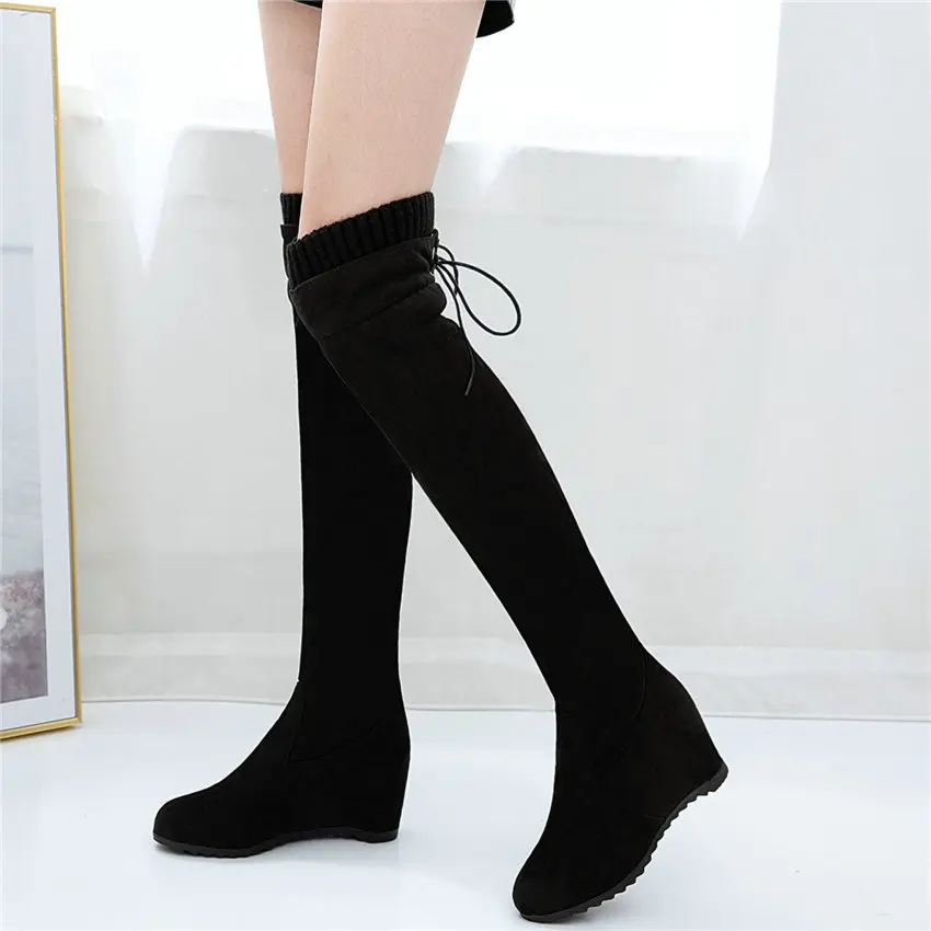 Зимние облегающие высокие сапоги женские ботфорты из искусственной замши на
