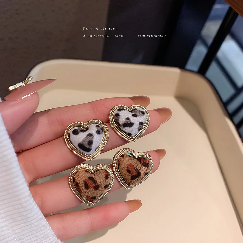 

French Retro 925 Silver Needle Leopard Print Loving Woman Small Temperament Versatile High-grade Earrings