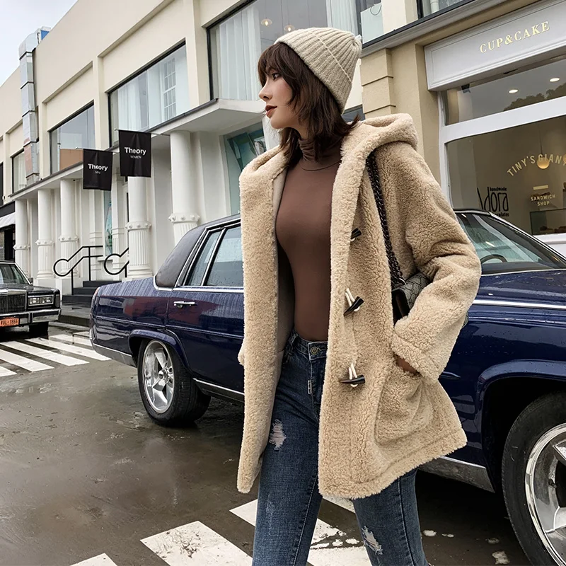 Beige YYY1966 Плюшевое пальто из натурального меха, Женское шерстяное пальто с капюшоном, винтажная зимняя плюшевая куртка, утолщенная теплая Женская парка из овчины, пальто для женщин - Цвет: Beige YYY1966
