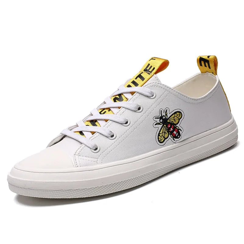 Мужские кроссовки из мягкой кожи новый дизайн удобные на шнуровке легкая