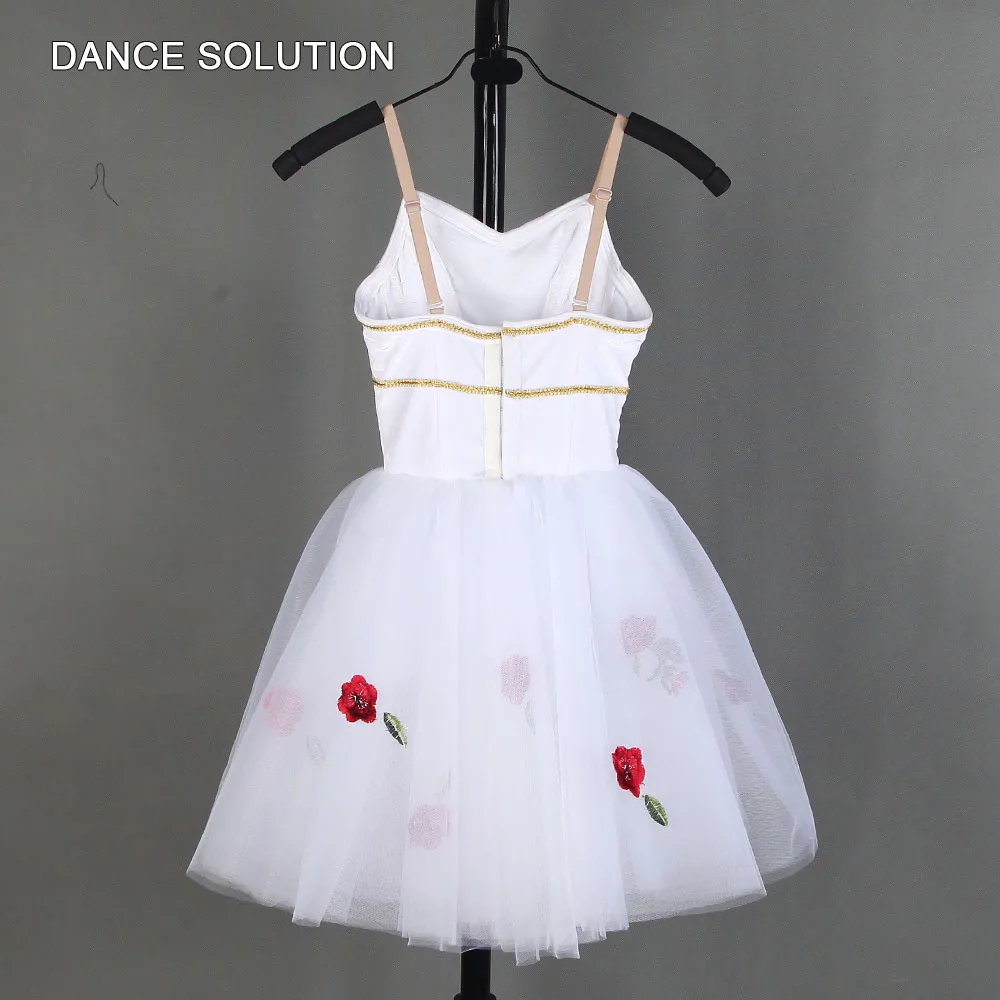 Белая ночная рубашка из спандекса с длинной фатиновой юбкой романтическая