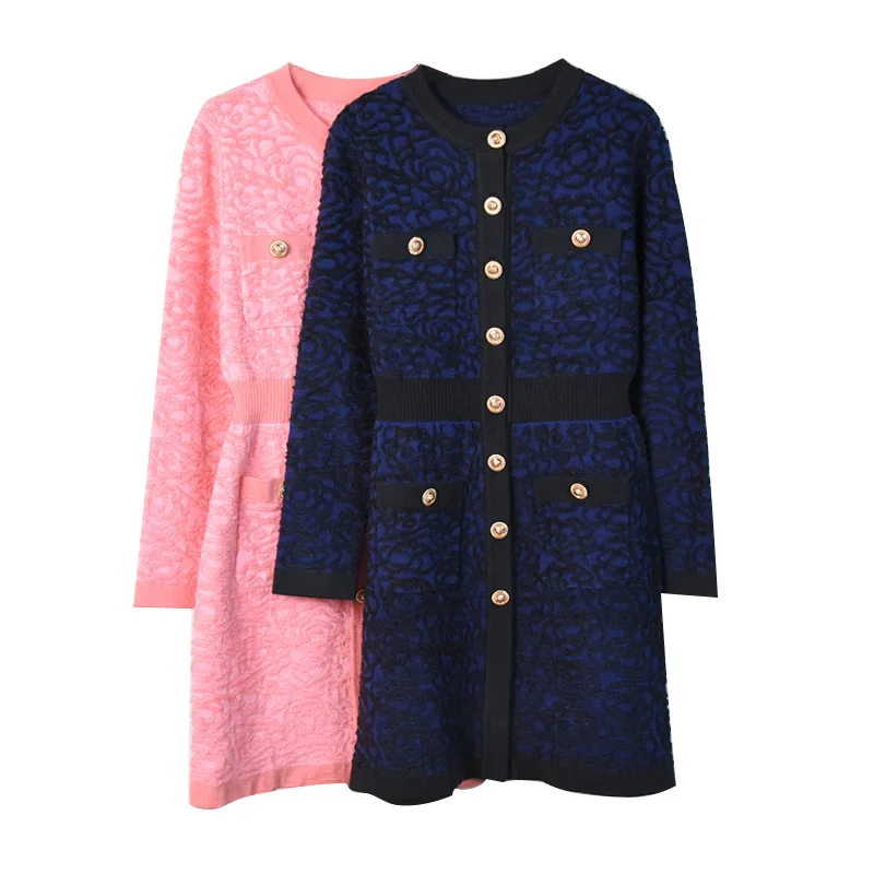 

Camellia 2021 early spring new temperament age reduced waist metal single breasted wool knitted dress for women