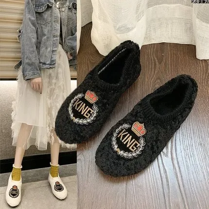 

Furry shoes 2021 autumn and winter new plus velvet casual all-match lamb wool thick-soled large size embroidered flat shoes