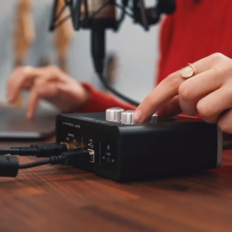 BEHRINGER UMC22/ UM2/UMC202HD Микрофонный усилитель для живой записи Внешняя звуковая карта USB Аудио-интерфейс on