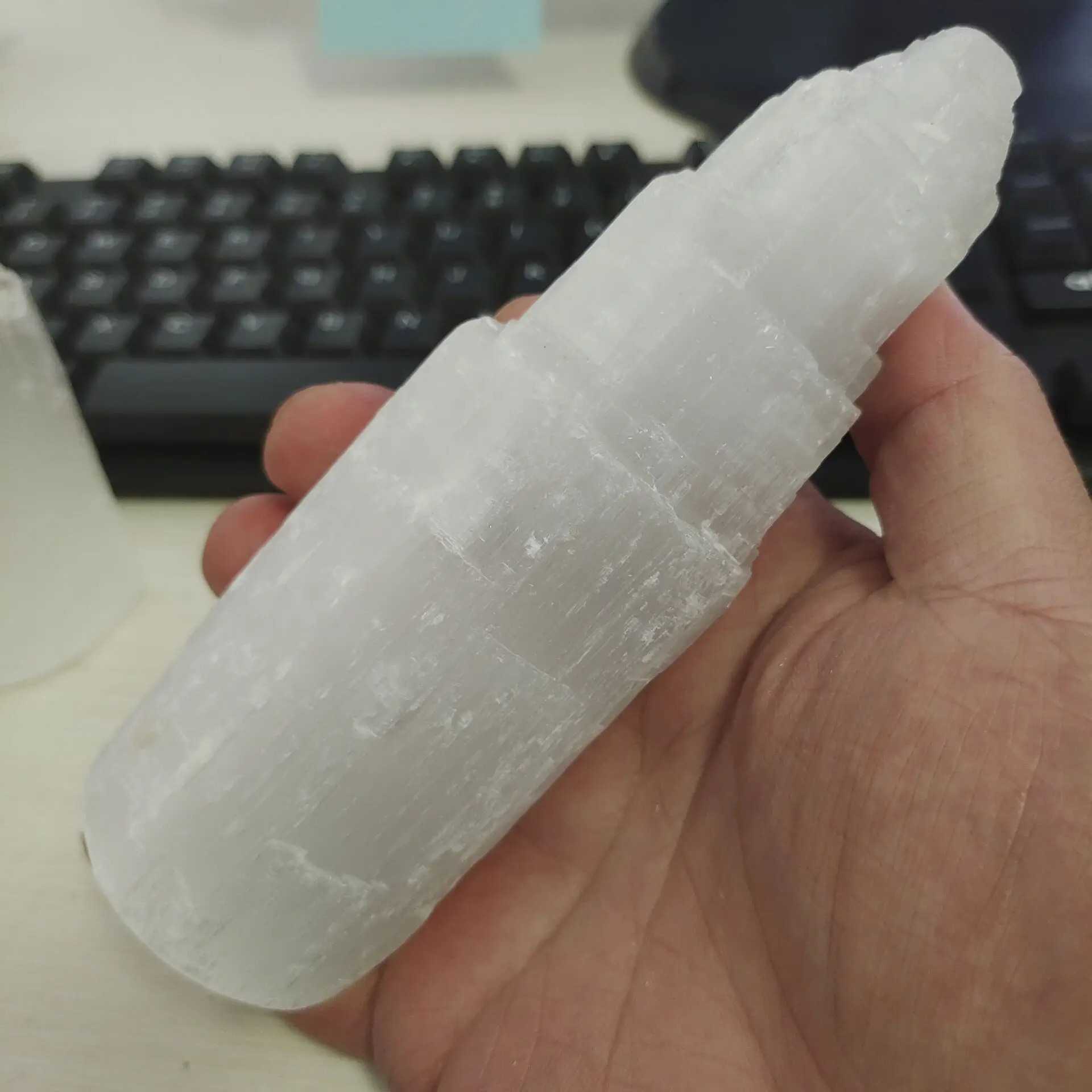 

1pcs 15cm Natural Moroccan Gypsum Tower Ornament Energy Healing Stone
