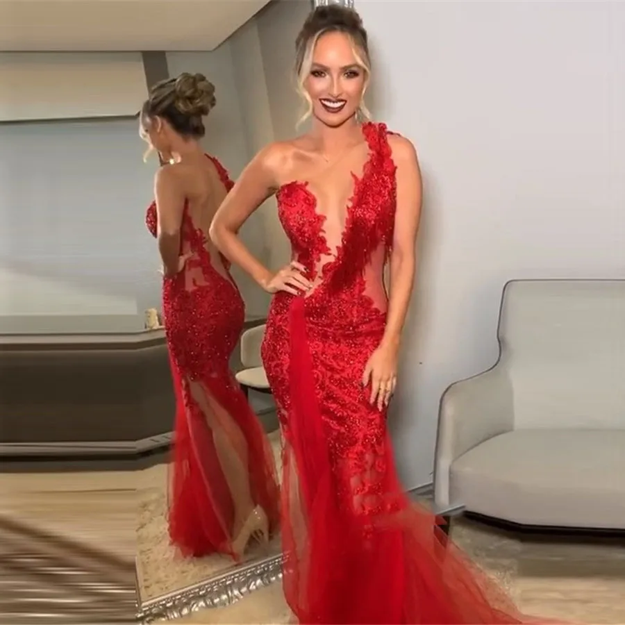 Женское вечернее платье русалка красное с аппликацией и бусинами Боковым