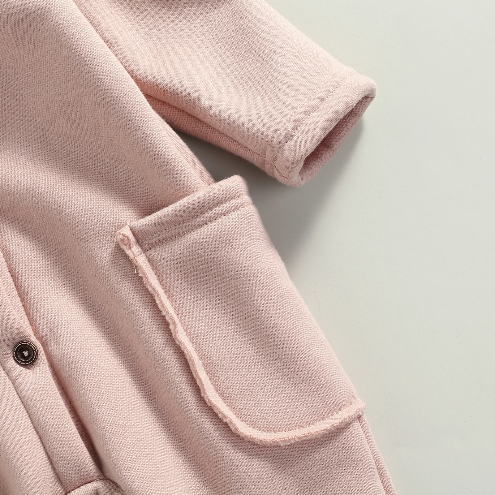 Детский комбинезон контрастных цветов с длинным рукавом и капюшоном |