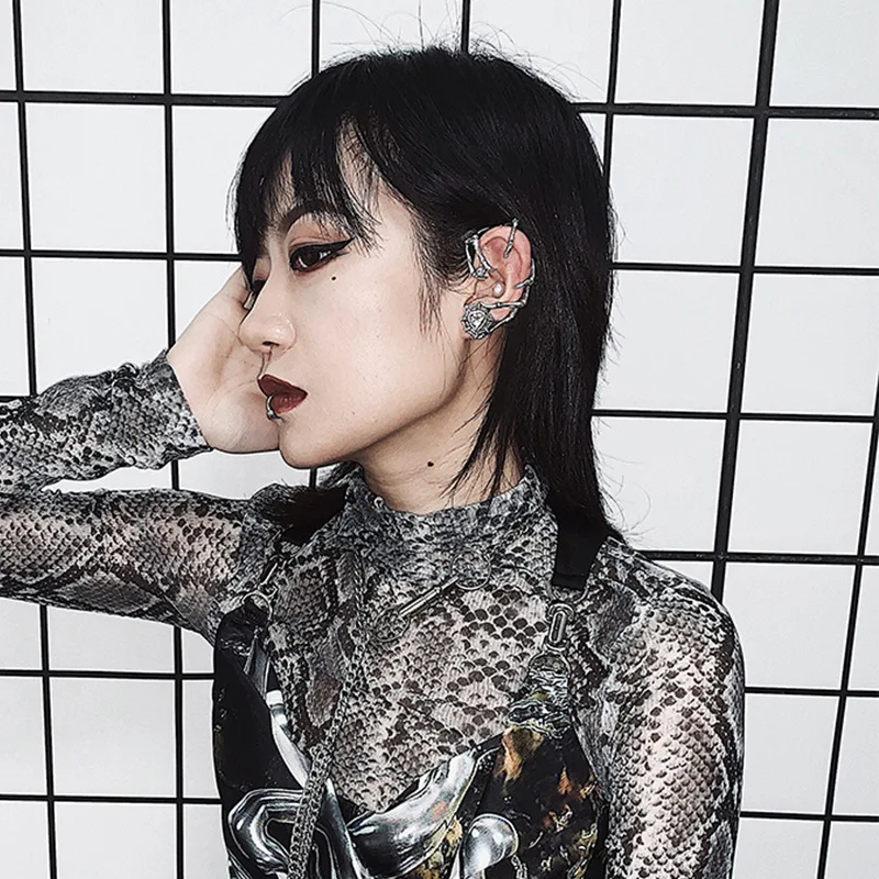 Серьги-клипсы женские в стиле панк крутые зажимы виде паутины золотых рыбок