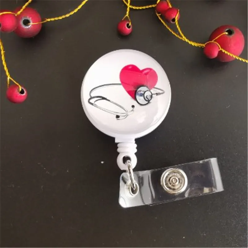 Оптовая продажа 30 шт./лот выдвижной значок медсестры катушка клип Симпатичные